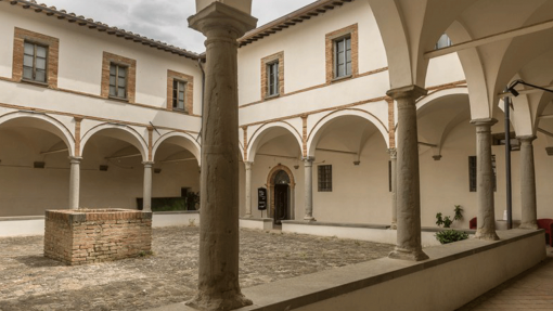 Montone, Umbertide und das Kloster von Montecorona.  Zwischen Mittelalter Dörfern und alten Klöstern